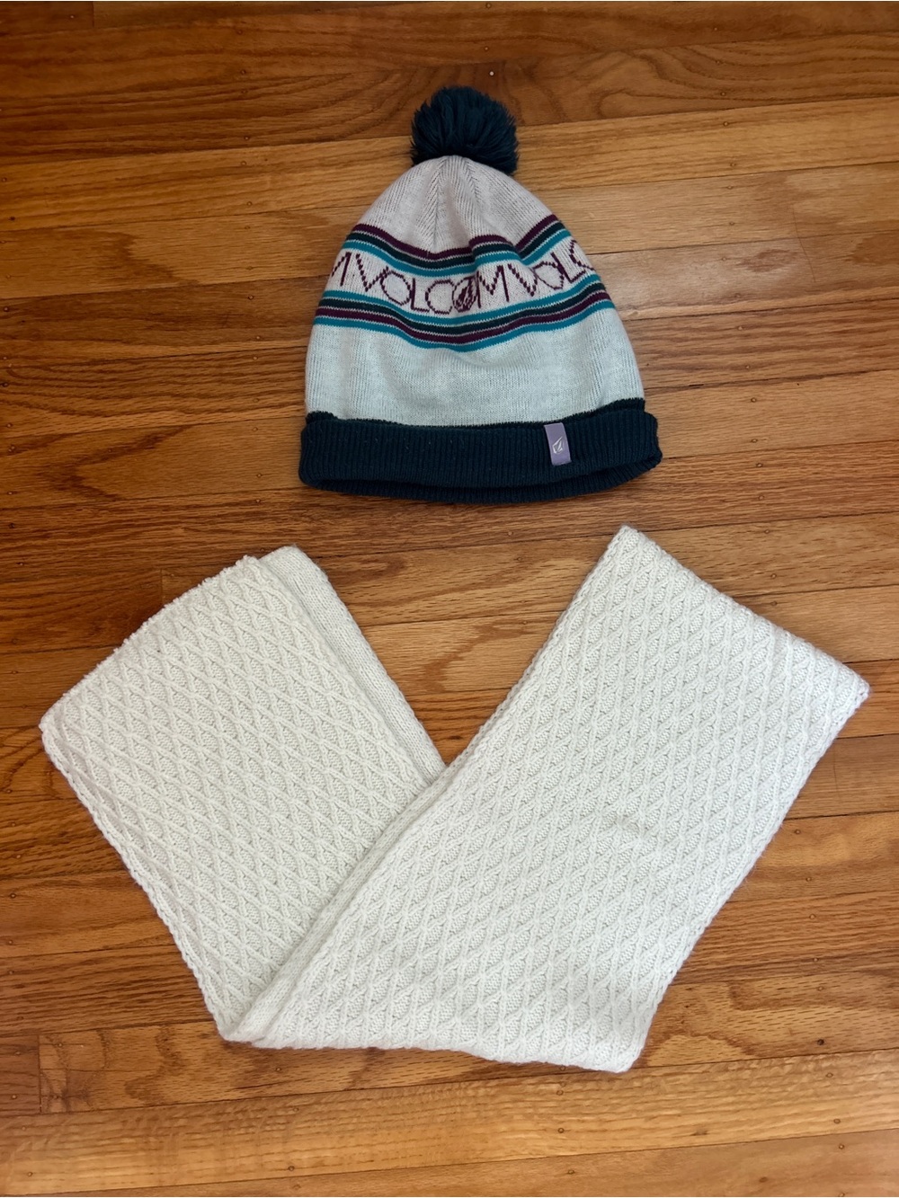 Volcom beanie and no brand scarf bundle